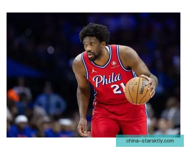 卡福颠球亮相NBA全明星赛引热烈欢呼